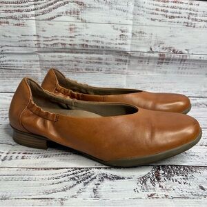 Dansko Kira Flats Women Size 39 Brown Leather Slip On Ballet Flats Elastic Back